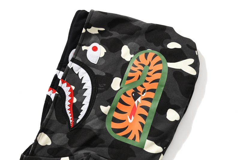 BAPE Shark WGM Camouflage Zip Hoodie — detail