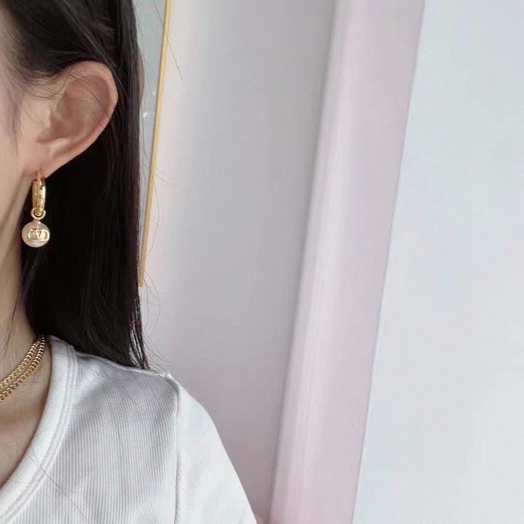 18K Valentino Pearl Earrings